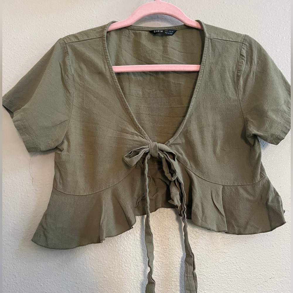 🌿 Shein Olive Green Tie-Front blouse 🌿